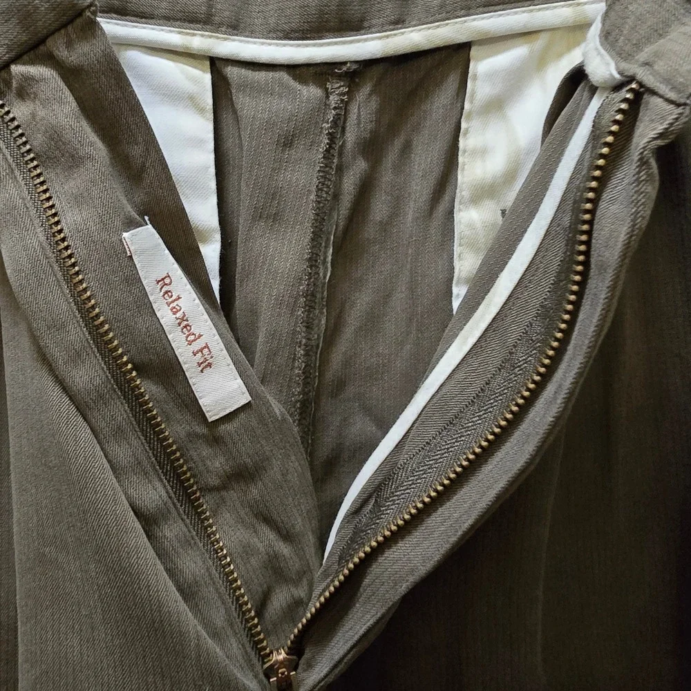 Caribbean Joe Army GreenMens Silk Pleated Relaxed Fit Shorts Olive Green 34